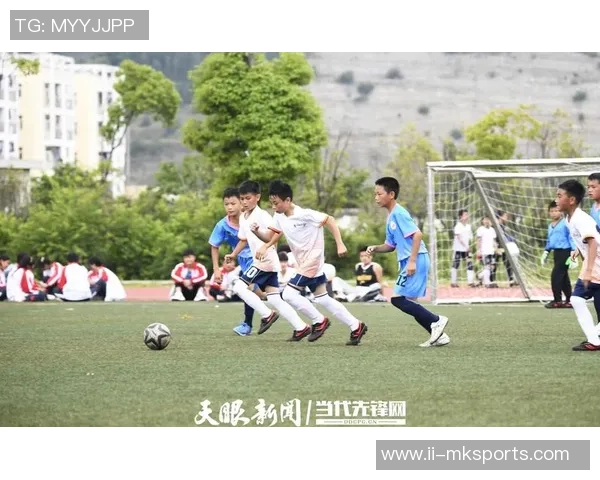 大学足球赛策划书:激发校园活力与团队精神的盛大赛事方案 大学足球赛策划书:激发校园活力与团队精神的盛大赛事方案